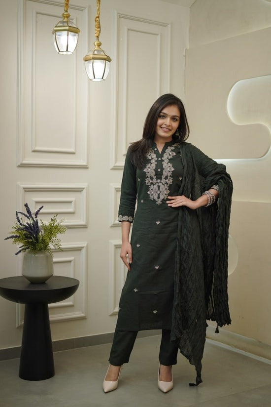 Green Embroidered Cotton Kurta Set With Mulmul Dupatta